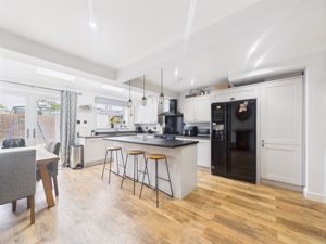 Kitchen/Diner- click for photo gallery